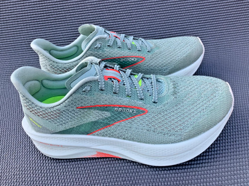 Mens women brooks - 7, 8.5